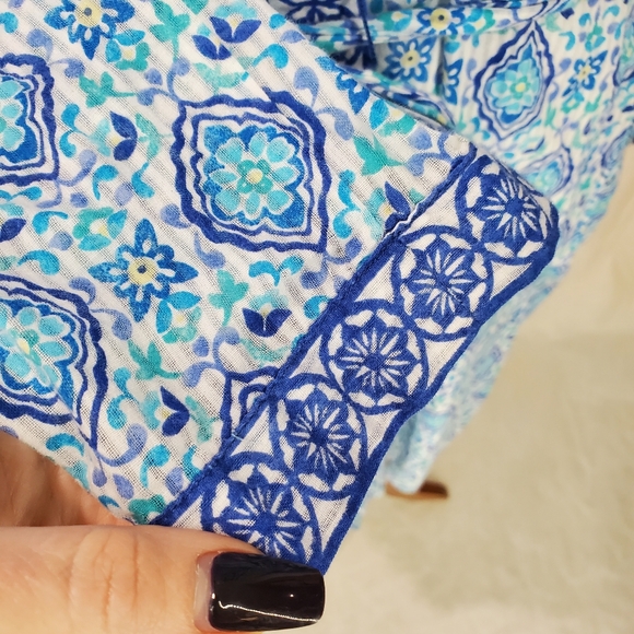 Oscar de la Renta Gauzy Cotton Blue and White Wrap Floral Asia Robe Size Large. - Picture 9 of 15